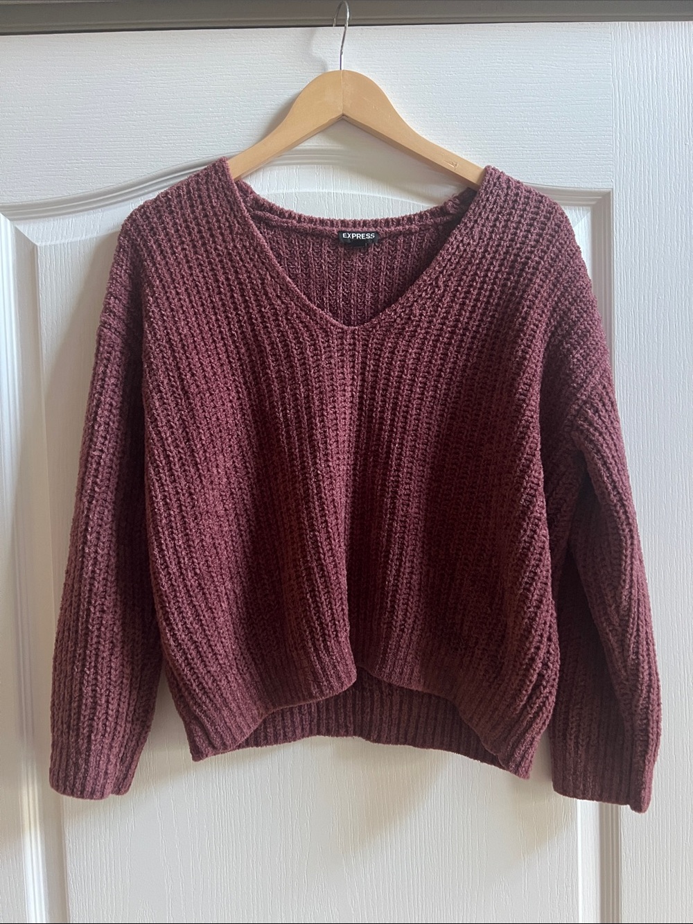 Express V-Neck Chunky Knit Sweater — Wine